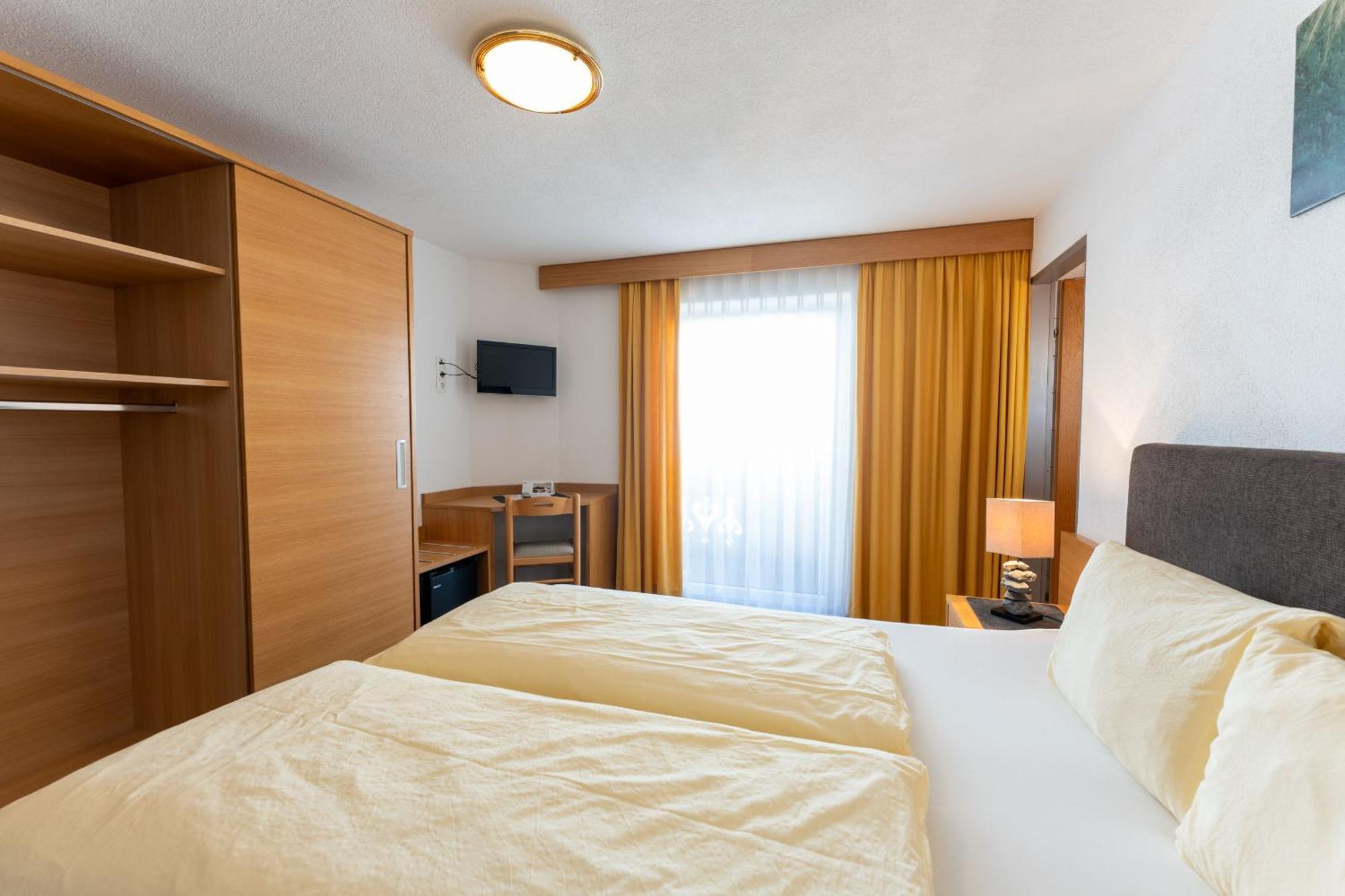 Gaestehaus -Pension Edelweiss Фент Екстериор снимка